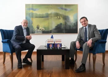 Kurti ugostio Stipu Mesića: Zahvala za dosljednu podršku Kosovu