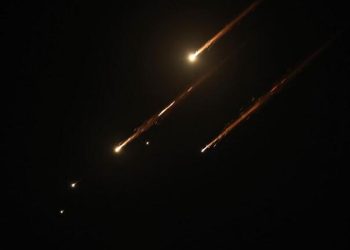 /VIDEO/ IRAN UZVRAĆA: Lansirane rakete na Izrael – Netanyahu najavljuje nastavak vojnih operacija