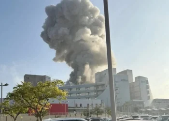 Iran: „Natjerat ćemo Izrael da plati za sve svoje napade“ – Novi val projektila iznad Tel Aviva