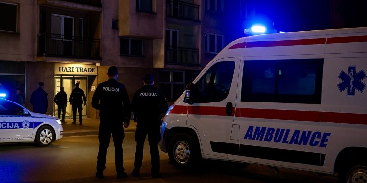 /VIDEO/ Dijete palo s petog sprata u Novom Pazaru – U toku istraga, građani u šoku