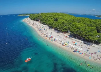 Zločin na Jadranskoj obali: Turista na smrt pretukao ženu u apartmanu