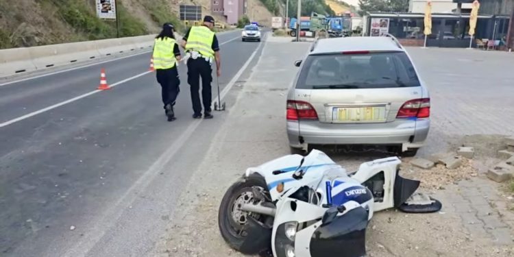 TEŠKA SAOBRAĆAJNA NESREĆA NA ULAZU U NOVI PAZAR: Motociklista u životnoj opasnosti