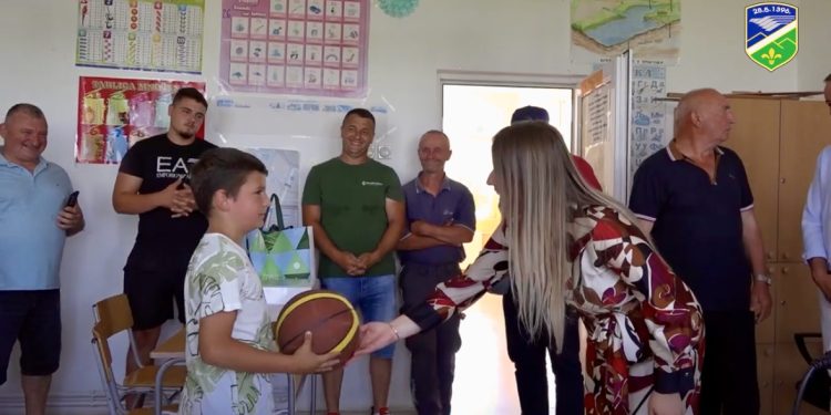 /VIDEO/ Predsjednica opštine Tutun posjetila selo Dobrinja: Očuvanje dugogodišnjih dobrih odnosa