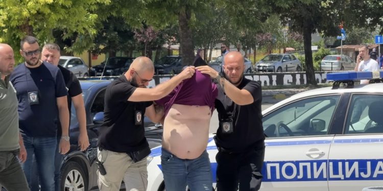 /VIDEO/ VELIKA POLICIJSKA AKCIJA U NOVOM PAZARU: UHAPŠENA DVOJICA MUŠKARACA ZBOG BRUTALNOG NAPADA NA MLADIĆA IZ TUTINA