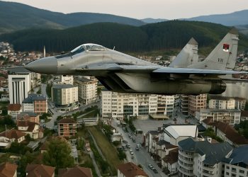 UZNEMIRENOST U TUTINU: NISKI LETOVI VOJNIH AVIONA IZAZVALI STRAH I SUMNJE MEĐU GRAĐANIMA