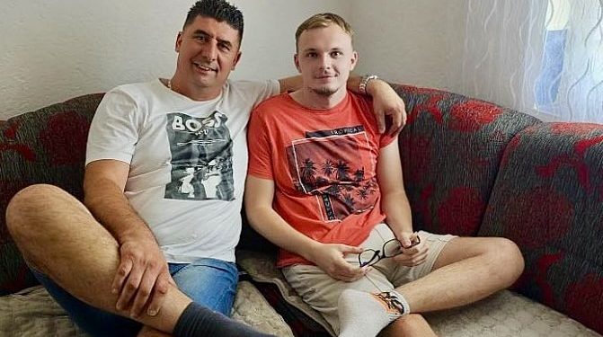 Asim prodao babinog Mercedesa kako bi mladiću omogućio da ponovo hoda: “Ovo nije moja sadaka, već babina”