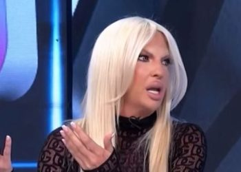 „ZA MENE SU MRTVI!“ – Karleuša poručila kolegama, evo ko je stao uz nju