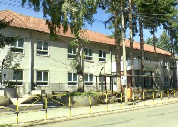 /VIDEO/ Osnovne škole u Tutinu spremne za početak nove školske godine
