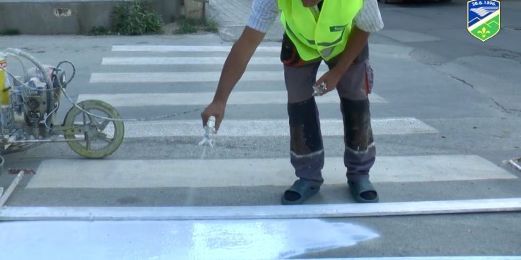 /VIDEO/ Obnovljena signalizacija u školskim zonama u Tutinu