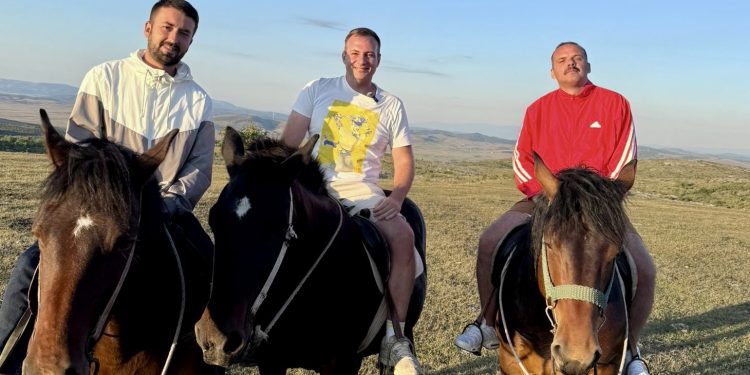 Tutin na meti svjetskih travel blogera!