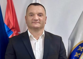 VELIKA POBJEDA ZAKONA U TUTINU: SUD PONIŠTIO NEZAKONITU SMJENU NAČELNIKA MUAMERA MAVRIĆA 2024 GODINE!