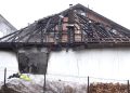 /VIDEO/ Tutin: Izgorjela kuća porodice Derdemez u naselju Kleče