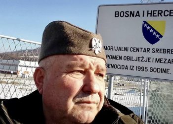 Pripadnik četničkog pokreta provocirao ispred Memorijalnog centra u Potočarima