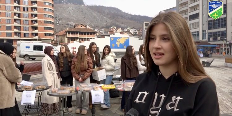 /VIDEO/ Ramazanski bazar u Tutinu: Prikupljeno 50.000 dinara za porodice u potrebi