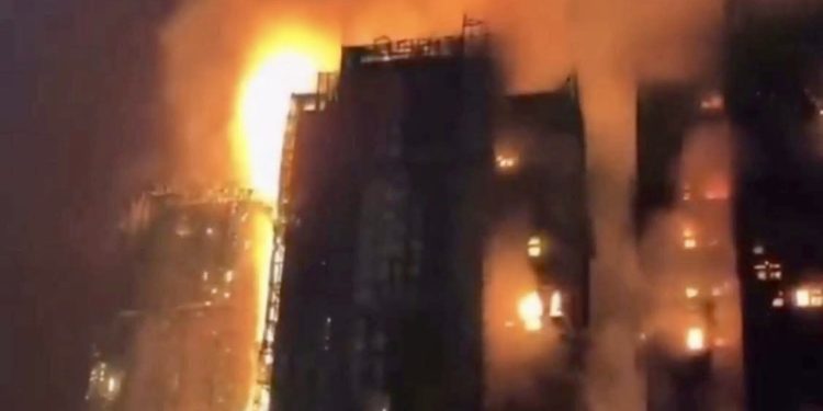 Tel Aviv pod raketnim udarom Irana: Grad u plamenu, stanovnici u skloništima