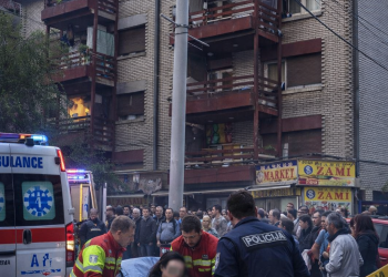 TRAGEDIJA U NOVOM PAZARU: Djevojka (29) pala sa četvrtog sprata, u teškom stanju prevezena u bolnicu